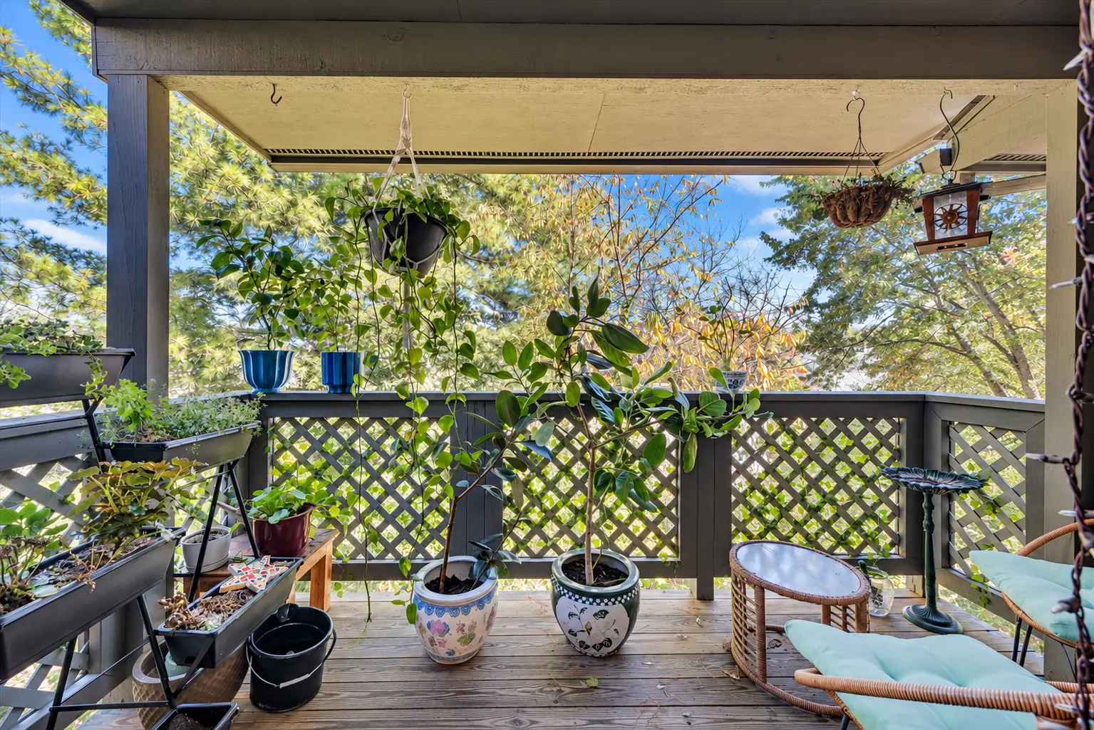 Exterior - Balcony