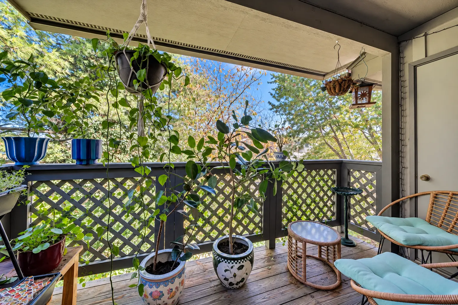Exterior - Balcony