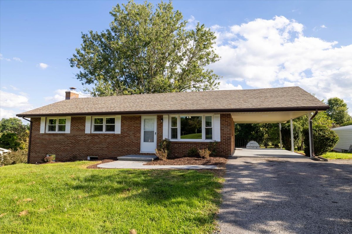 130 Greenway Dr photo