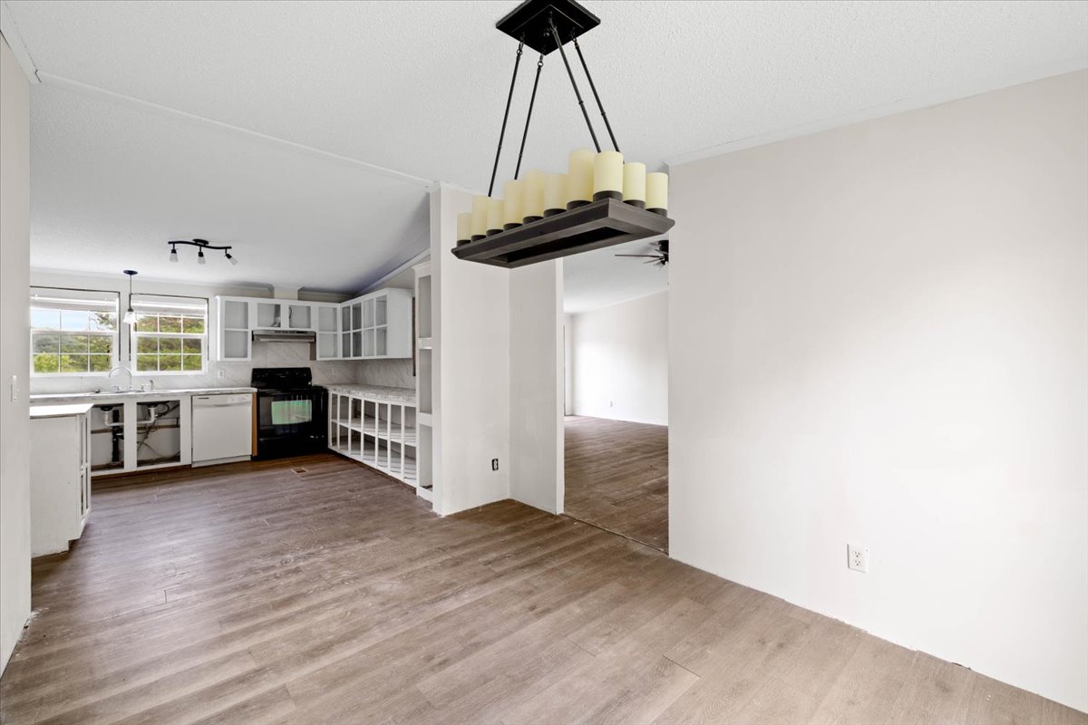 Interior - Primary Bedroom